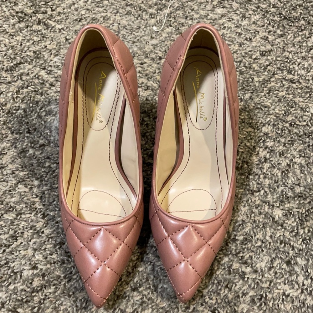 Anne Michelle Heels.